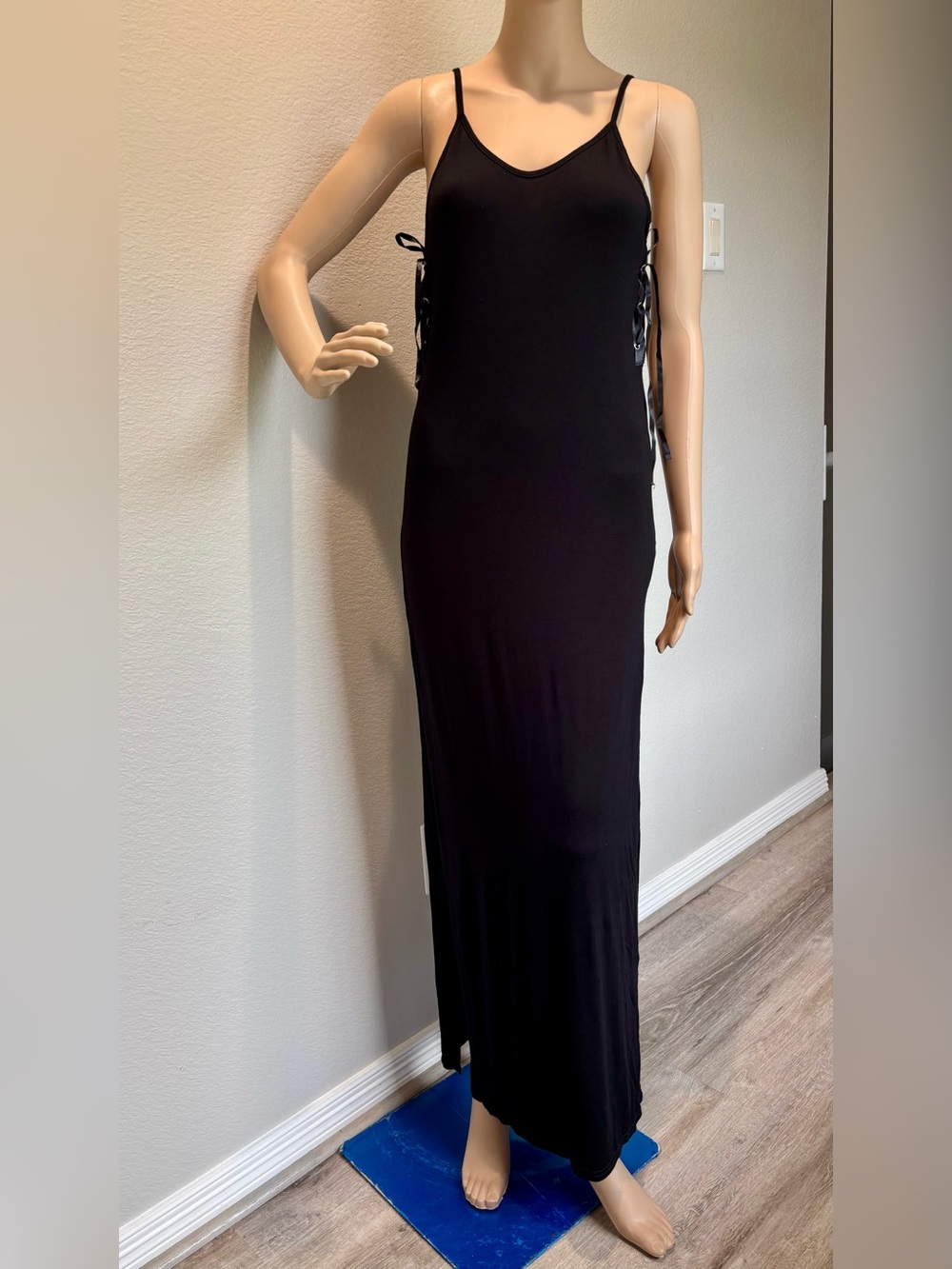 Boohoo Petite Black Side-Tie Spaghetti Strap Maxi Dress NWT - Picture 9 of 15